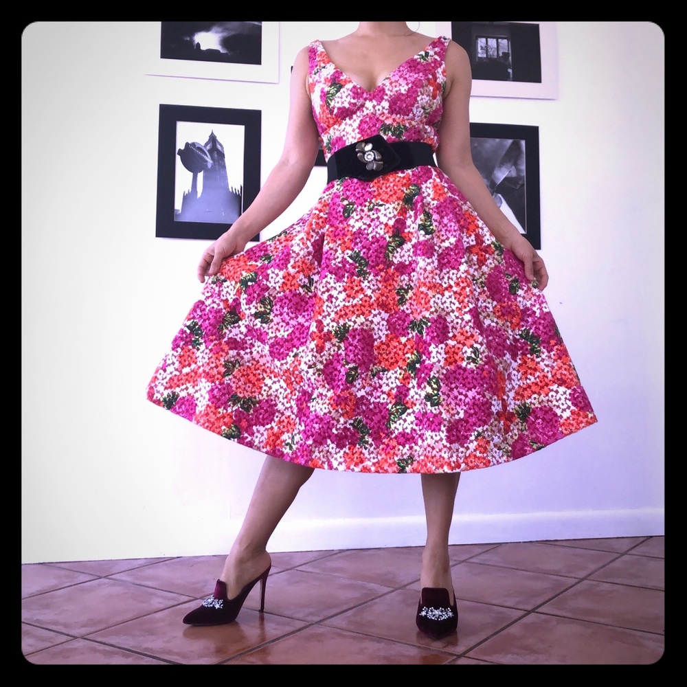 Monique Lhuillier dress with pockets size 4